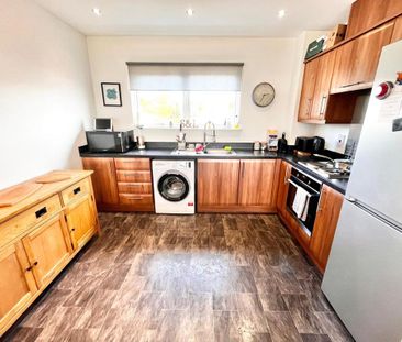 2 bedroom penthouse to rent - Photo 6