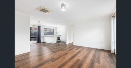 SPACIOUS, LIGHT & BRIGHT HOME! - Photo 4