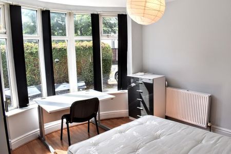 8 bedroom semi-detached house to rent - Photo 4