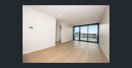 AUSTRALIAN LUXURY THAT FEELS LIKE HOME – IN THE HEART OF RICHMOND! - Photo 2