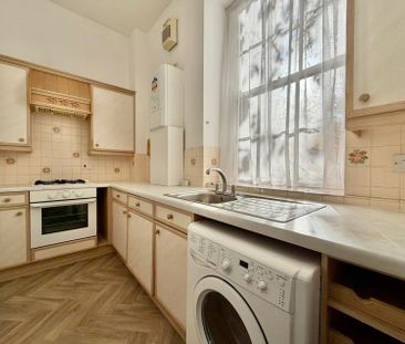 1 Bed ground floor apartment - Photo 2