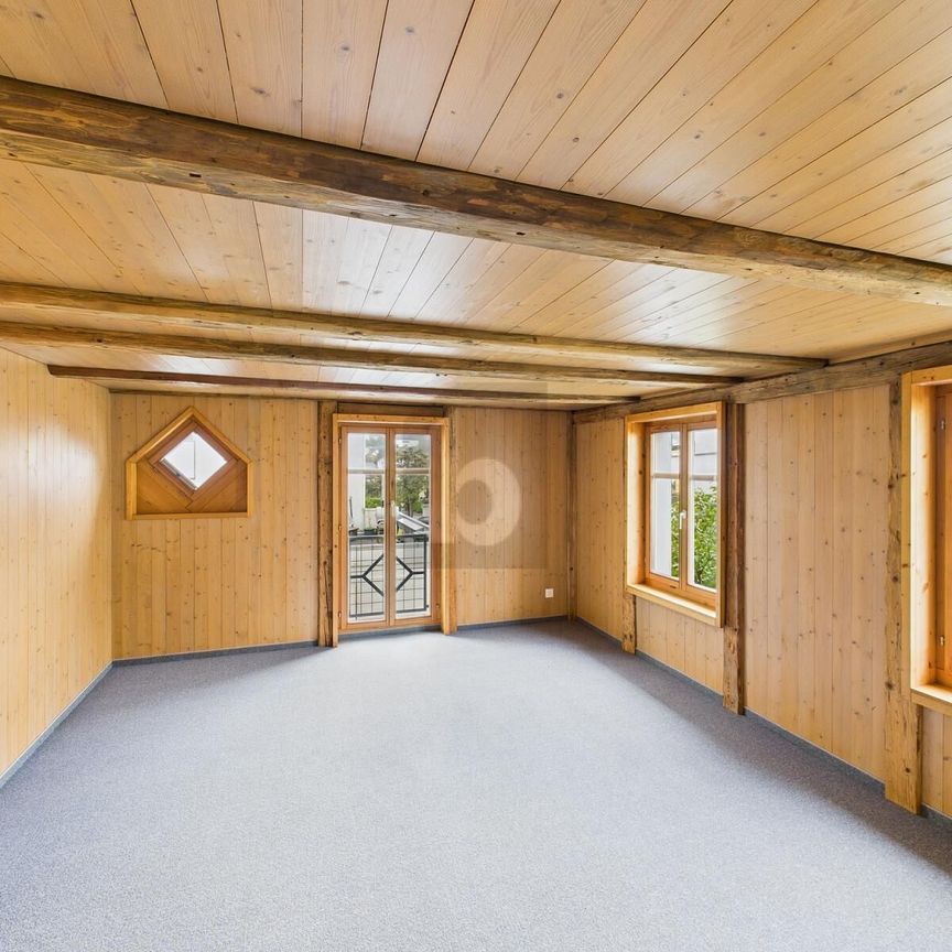 LIGHT-FLOODED WITH HIGH CEILINGS - Photo 1