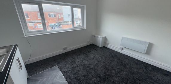 Withnell Road F3, Blackpool - Photo 2