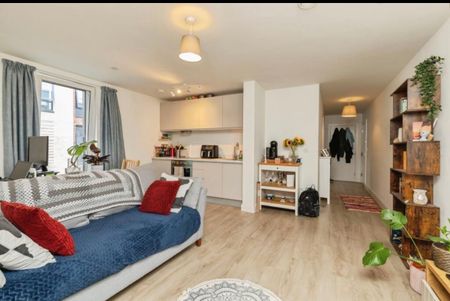 1 Bed Flat, Decouracy House, BS2 - Photo 4