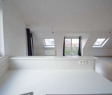 Lichtrijk appartement met 3 slaapkamers in Centrum Waregem - Photo 1