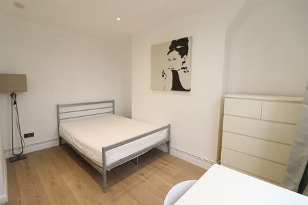 Room in a Shared Flat, Devitt House, E14 - Photo 3