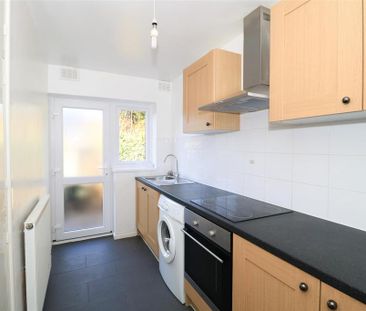 2 bedroom maisonette to rent - Photo 4