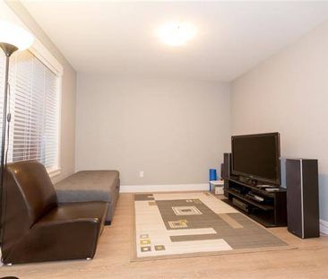 One Bedroom Coach House in Panorama Ridge - Photo 1