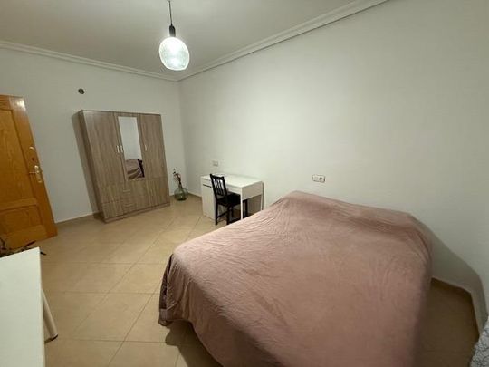 ALQUILER PISO CENTRICO JUNTO UNIVERSIDAD DE LA MERCED, 3 DORMITORIOS, 2 BAÑOS, COCINA AMUEBLADO - Foto 1