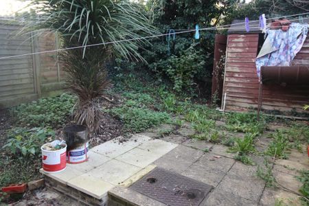 3 bedroom terraced house to rent - Photo 2