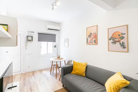 Torrent del Carmel, Barcelona, Catalonia 08032 - Photo 3