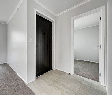 Large family home with huge backyard for the kids. - Photo 6