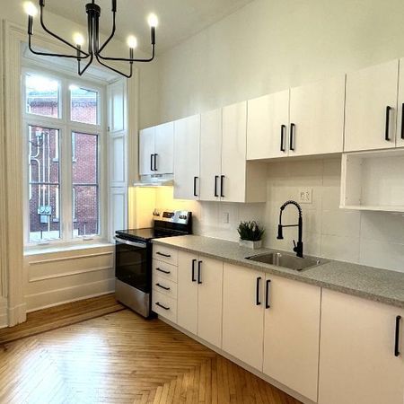 MAJESTUEUX 3 1/2 semi meublé dans un immeuble ancestral (LOGEMENT UNIQUE) - Photo 3