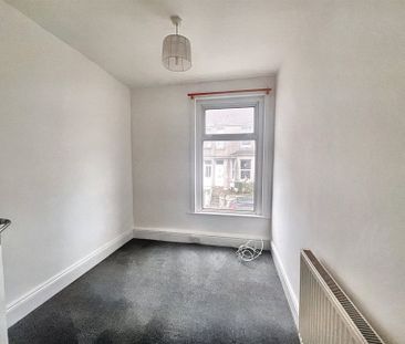 Pomphlett Road, Plymouth, Devon, PL9 - Photo 3