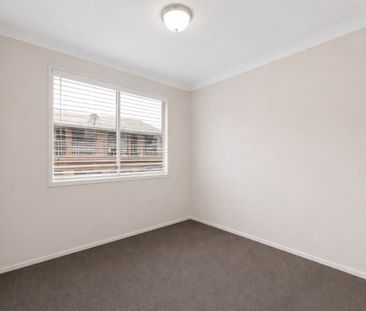 2 Bedroom Townhouse Close to Cbs - Photo 2