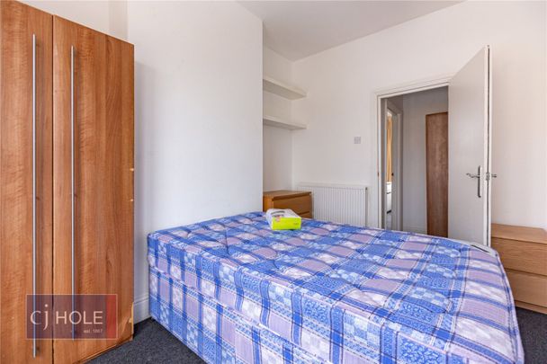 Muller Avenue, - Photo 1