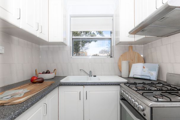 Spacious and convenient terrace-style townhouse - Photo 1