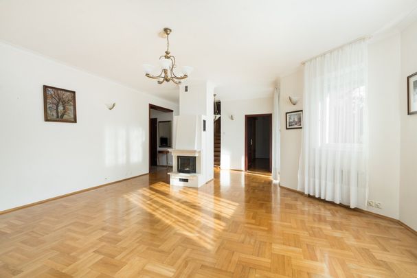 Dom z ogrodem na Kabatach - Zdjęcie 1