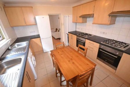 Basingstoke Road, Reading, Berkshire, RG2 - Photo 4