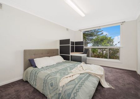 Beautifully Presented 3-Bedroom Home with stunning views of Lake Macquarie - Photo 4