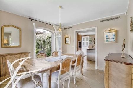 Maison à louer Mougins, Cote d'Azur, France7 500 EUR / Mois - Photo 4