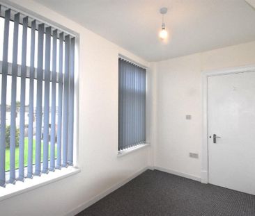 3 bedroom flat to rent - Photo 6