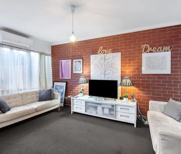 Charming Fully Furnished Townhouse in heart of CBD! - Photo 6