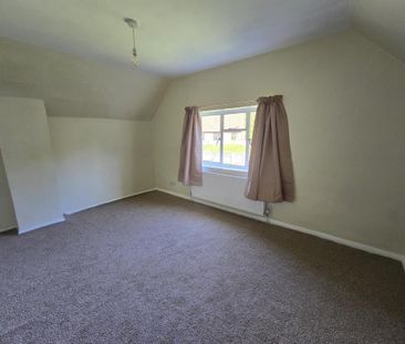 3 bedroom end of terrace house to rent - Photo 3