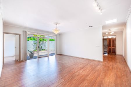 631 Nepean Highway, Brighton East VIC 3187 - House For Rent | Domain - Photo 3