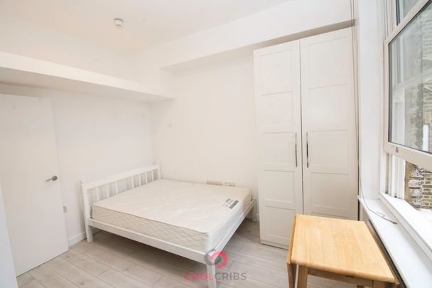 Warwick Road, Earls Court, London, SW5 - Photo 1