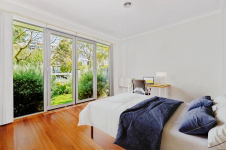 Single Room - Photo 2