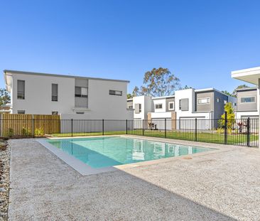 Modern 4bed townhouse, AC and pool - Photo 1