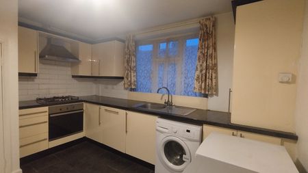 Sycamore Avenue, London - Photo 4