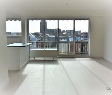 Gerenoveerd twee slaapkamer appartement met prachtig zicht en terra... - Photo 2