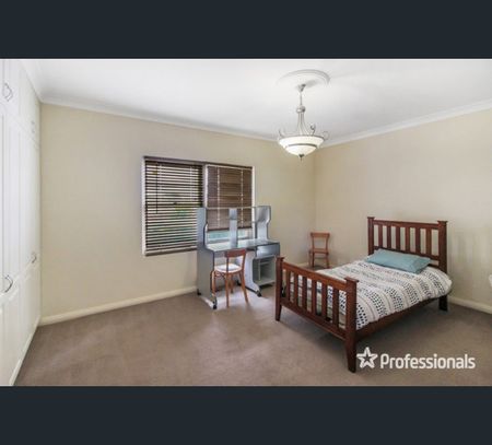 42 Grandview Avenue, Wagga Wagga, NSW 2650 - Photo 5