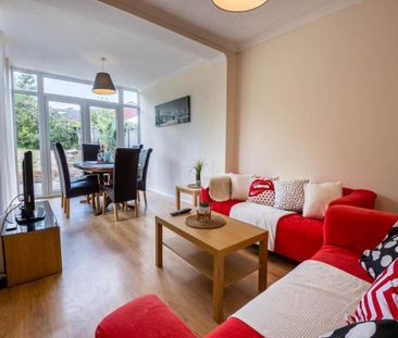 6 bedroom house to rent - Photo 2