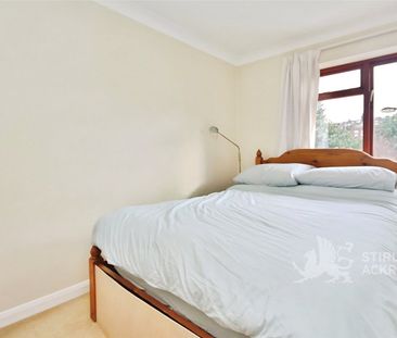 Farnham Road, Guildford, Surrey, GU2 4JN - Photo 4