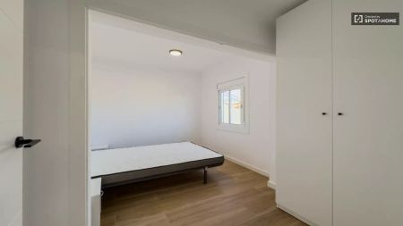 Room in a shared 5-bedroom apartment for rent in Publilla Cases, perfect for couples - Foto 3