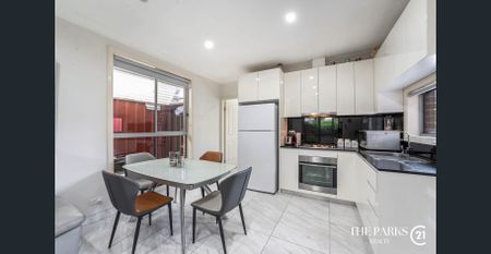 Street Facing Granny Flat - Photo 2