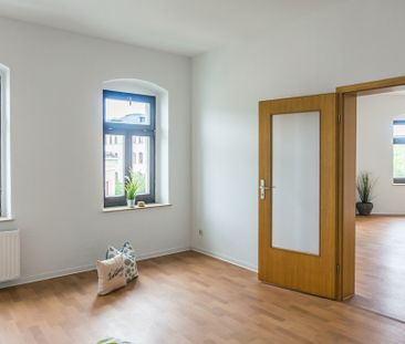 Wunderschöne Altbauwohnung mit Einbauküche - Photo 1