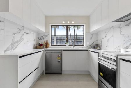 Sunny Remuera Home - Photo 2