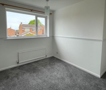 3 bedroom semi-detached to let - Photo 1