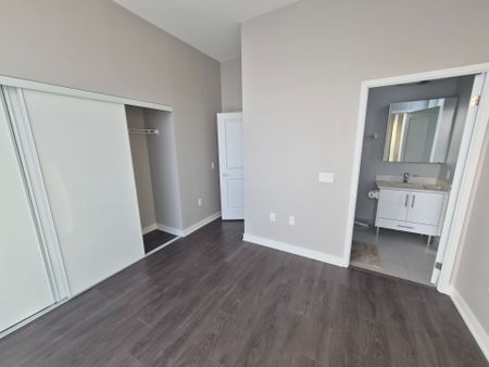 For Lease - 75 Oneida Crescent Unit# PH 04, Richmond Hill, Ontario - Photo 4