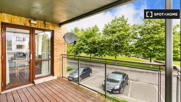 Rooms for rent in a 3-bedroom apartment in Lucan, Dublin - Photo 1