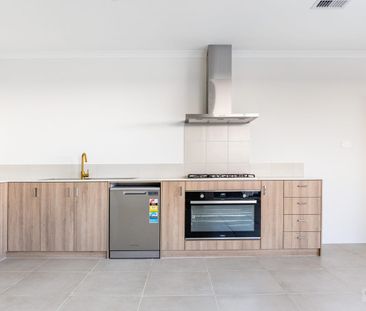 Discover Your Ideal Home: Modern Comfort and Prime Location - Photo 5