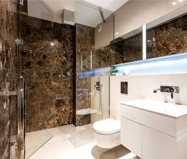 Sophisticated Four-Bedroom Apartment in a Stunning Victorian Building with 24-Hour Concierge, Adjacent to Hyde Park. - Photo 5