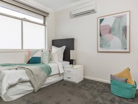 Modern sophistication in superb Ashwood pocket - Photo 4