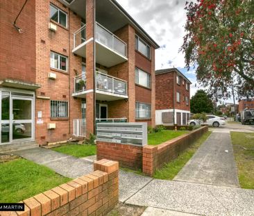 MGM MARTIN - TWO BEDROOM APARTMENT - Photo 4