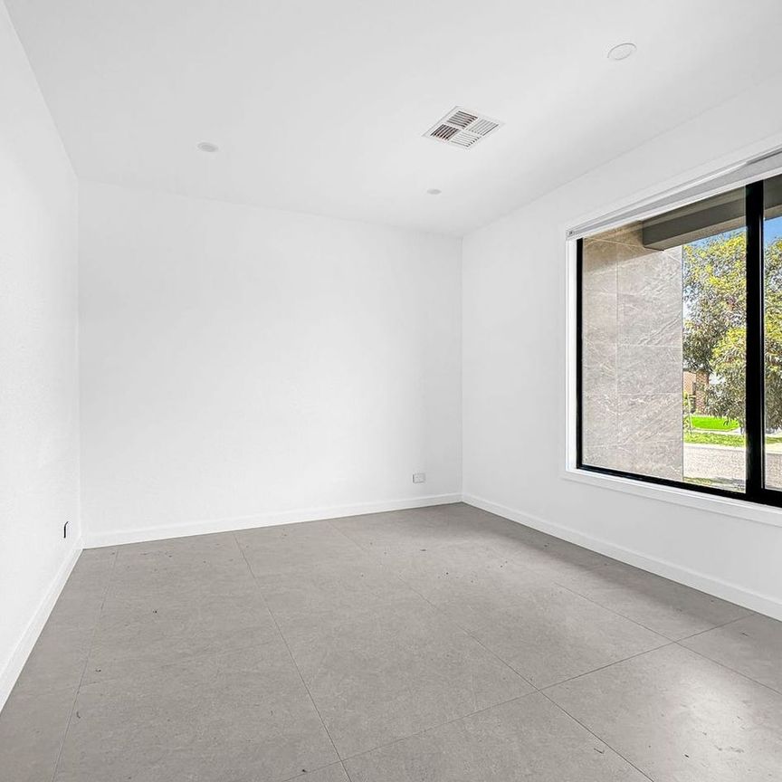 24 Laurina Street, Kalkallo, Vic 3064 - Photo 1