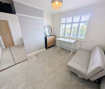 A 3 Bedroom Semi-Detached - Photo 4